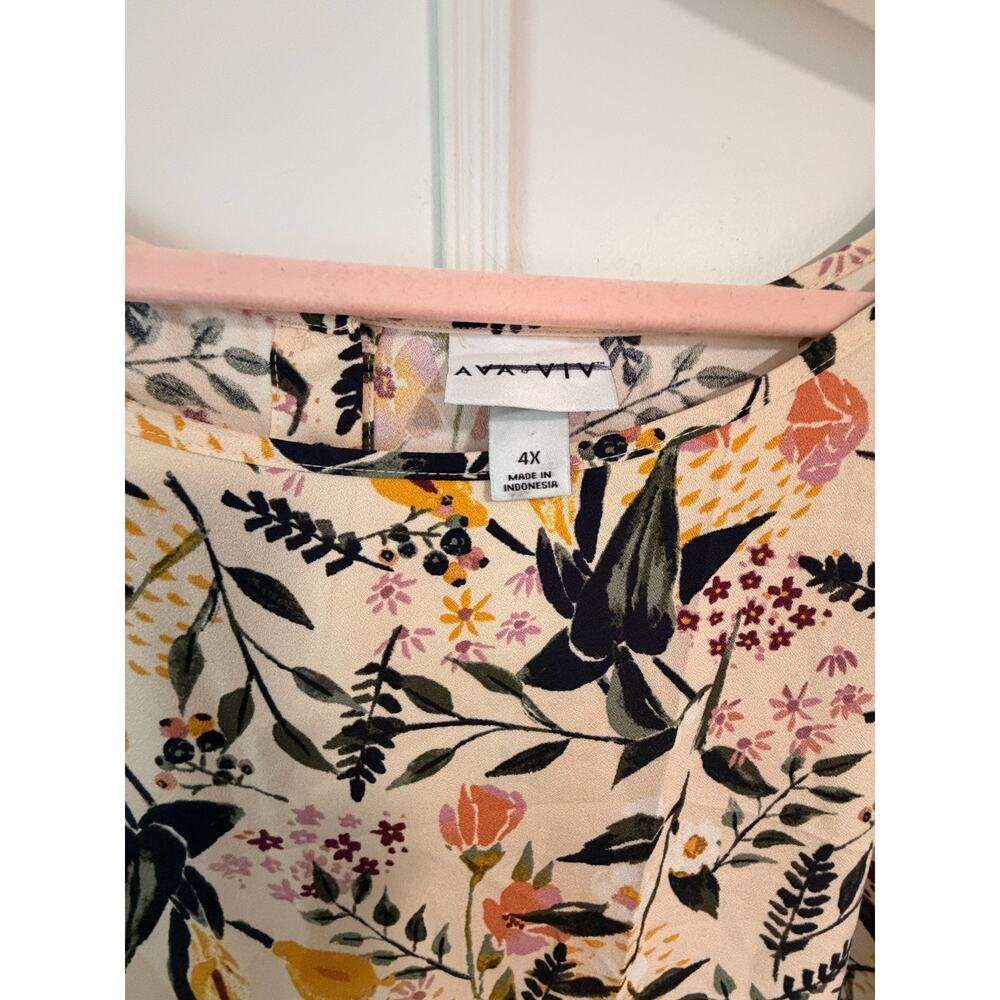 Ava & Viv Plus Size Floral Print Blouse Short Sleeve Button-Back Boho Top 4X - Picture 2 of 8